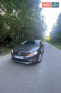 Седан Volkswagen Passat 2012 в Ивано-Франковске