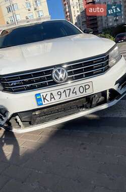 Седан Volkswagen Passat 2017 в Киеве