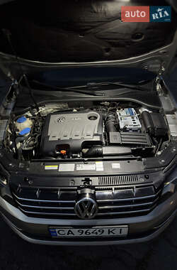 Седан Volkswagen Passat 2013 в 