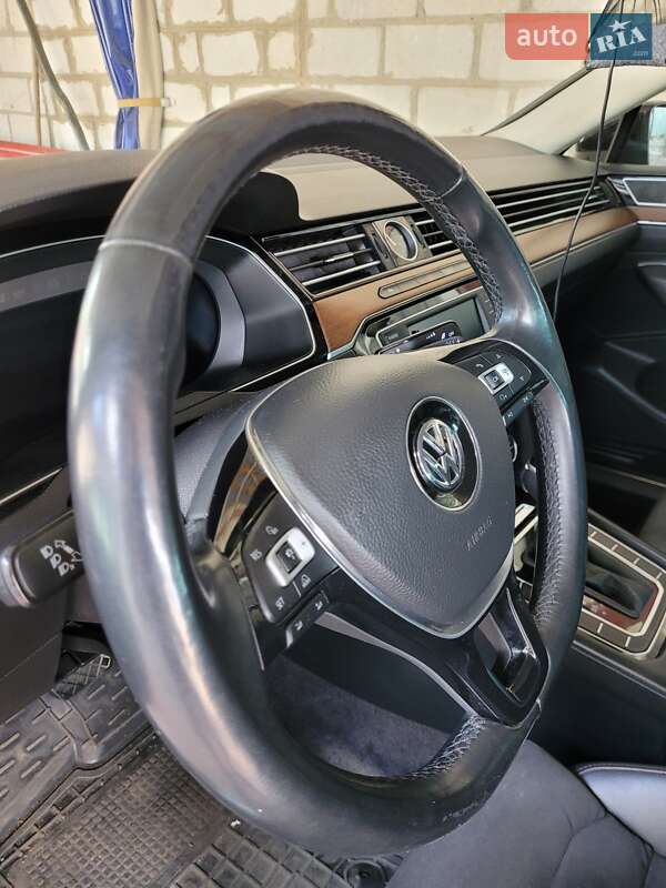 Седан Volkswagen Passat 2017 в Первомайске