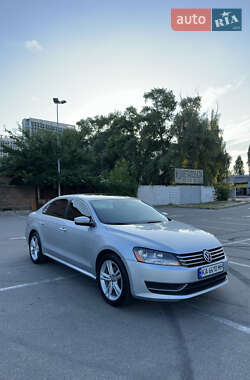Седан Volkswagen Passat 2013 в Києві