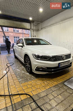 Седан Volkswagen Passat 2018 в Одессе