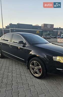 Седан Volkswagen Passat 2006 в Киеве