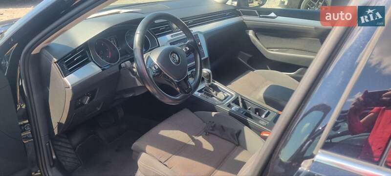 Универсал Volkswagen Passat 2018 в Львове фото 4 Универсал Volkswagen Passat 2018 в Львове