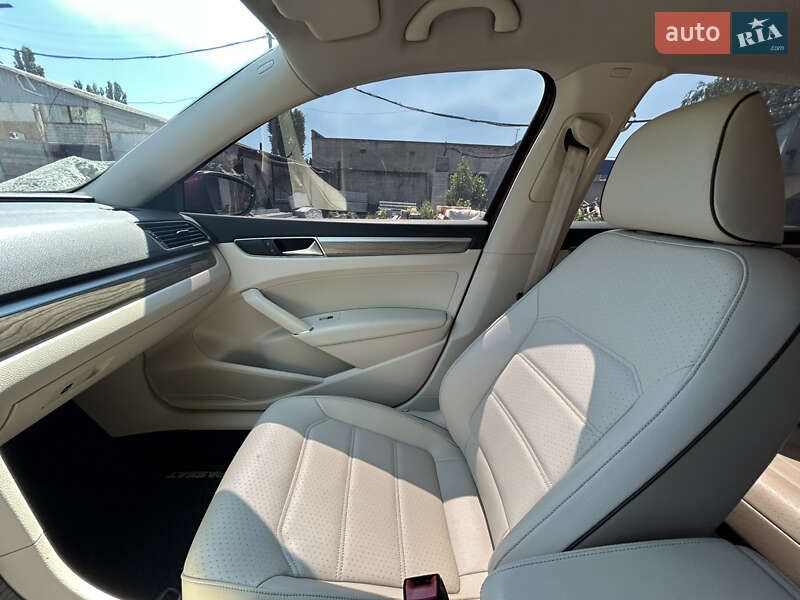 Седан Volkswagen Passat 2017 в Дніпрі