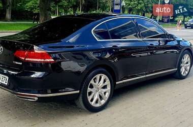 Седан Volkswagen Passat 2016 в Черновцах