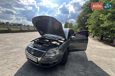 Універсал Volkswagen Passat 2006 в Володимирці