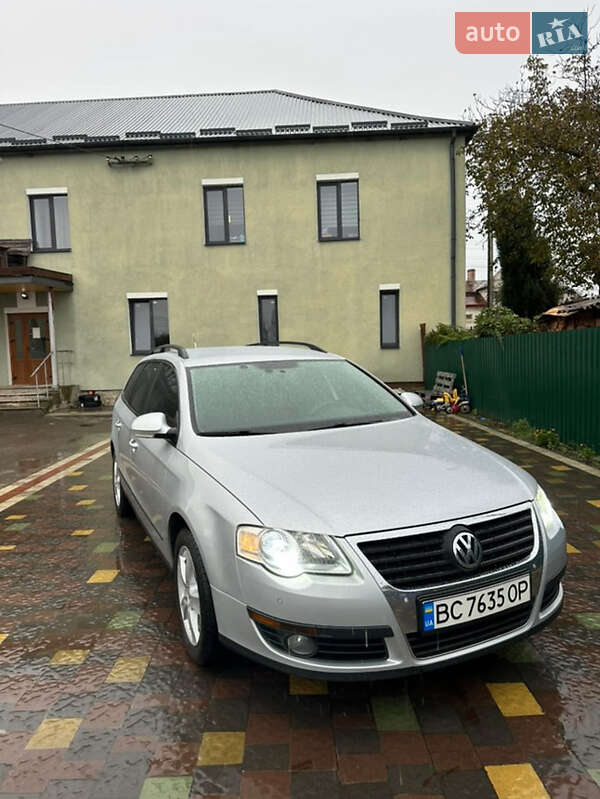 Универсал Volkswagen Passat 2010 в Стрые