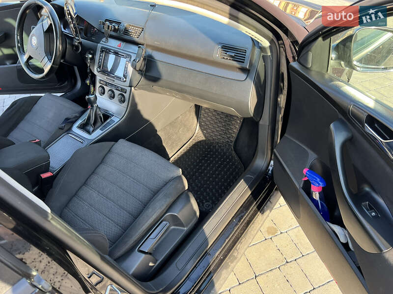 Универсал Volkswagen Passat 2006 в Бродах