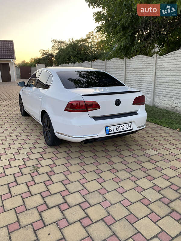 Седан Volkswagen Passat 2013 в Глобине