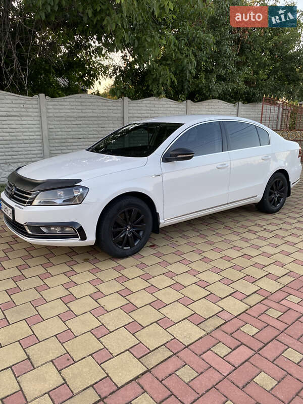 Седан Volkswagen Passat 2013 в Глобине
