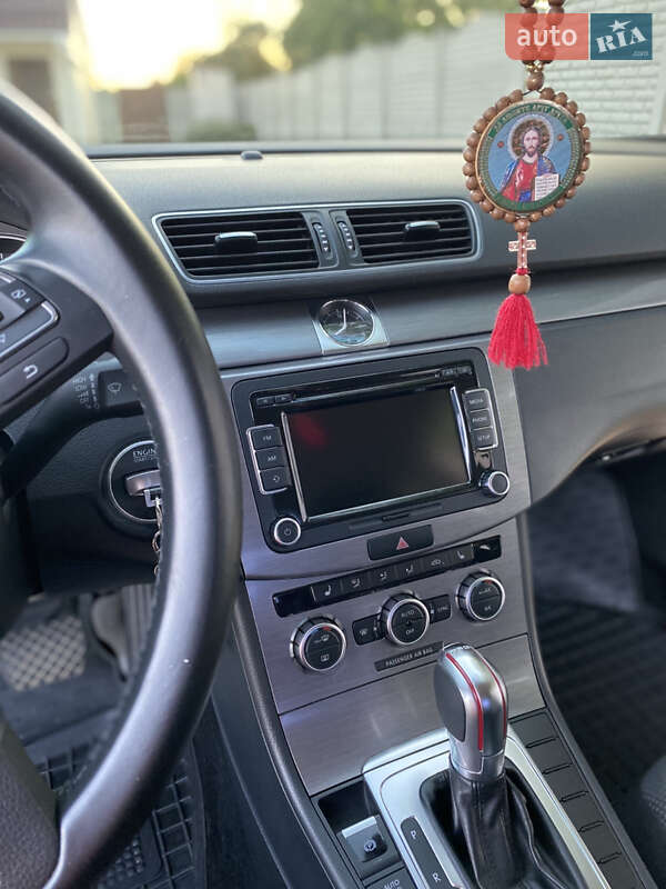 Седан Volkswagen Passat 2013 в Глобине