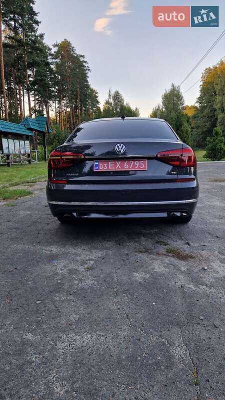 Седан Volkswagen Passat 2017 в Луцьку