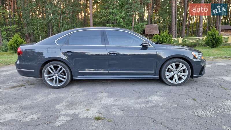 Седан Volkswagen Passat 2017 в Луцьку