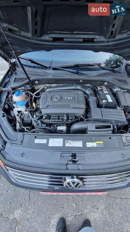 Седан Volkswagen Passat 2017 в Луцьку