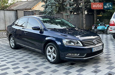 Седан Volkswagen Passat 2012 в Мукачево