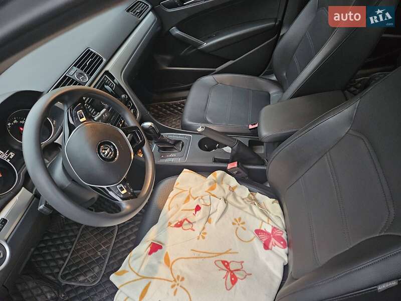 Седан Volkswagen Passat 2016 в Львові