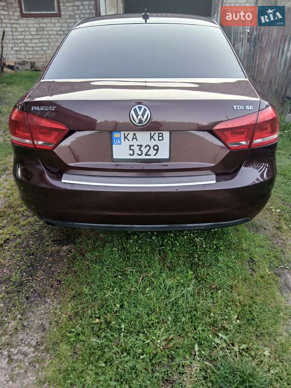 Седан Volkswagen Passat 2012 в Житомире