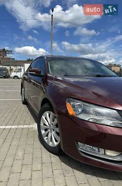 Седан Volkswagen Passat 2013 в Ромнах