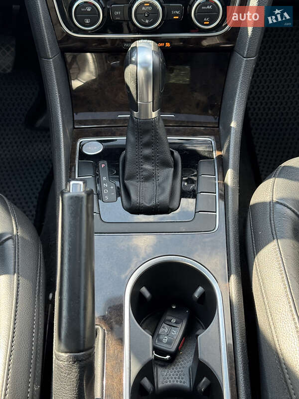 Седан Volkswagen Passat 2014 в Чорткове