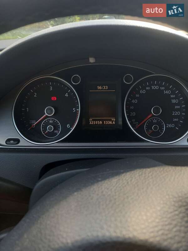 Универсал Volkswagen Passat 2011 в Буче