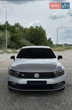 Седан Volkswagen Passat 2015 в Житомирі