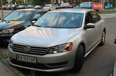 Седан Volkswagen Passat 2013 в Киеве
