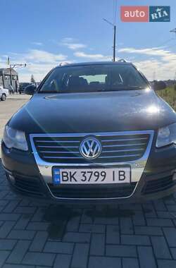 Універсал Volkswagen Passat 2008 в Рівному