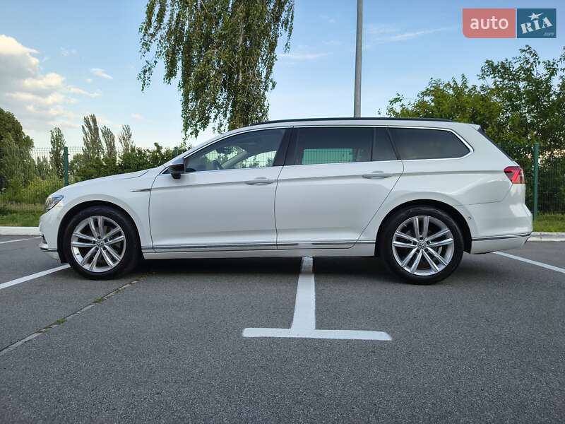 Универсал Volkswagen Passat 2017 в Киеве