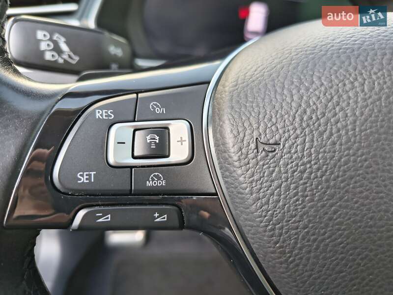 Универсал Volkswagen Passat 2017 в Киеве