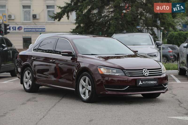 Седан Volkswagen Passat 2013 в Харькове