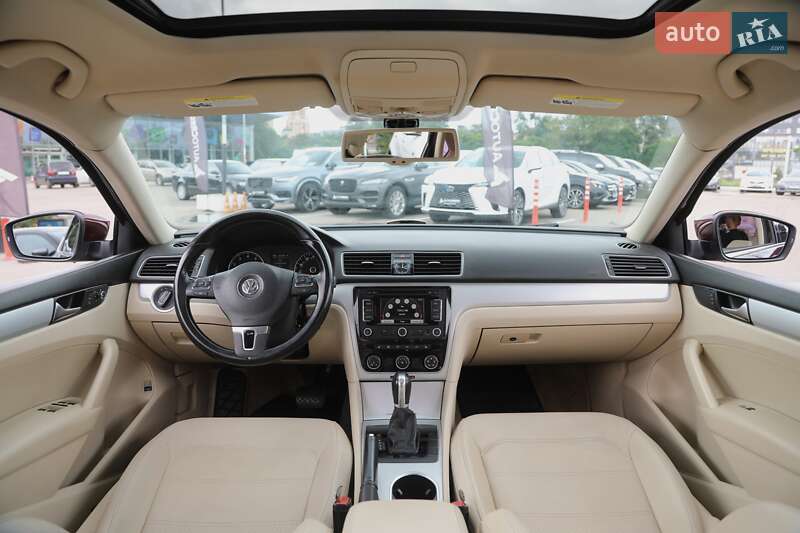 Седан Volkswagen Passat 2013 в Харькове