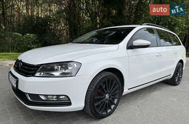 Універсал Volkswagen Passat 2012 в Львові