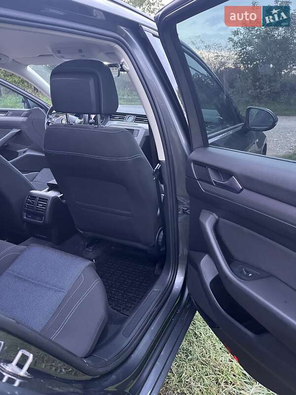 Универсал Volkswagen Passat 2017 в Хмельницком