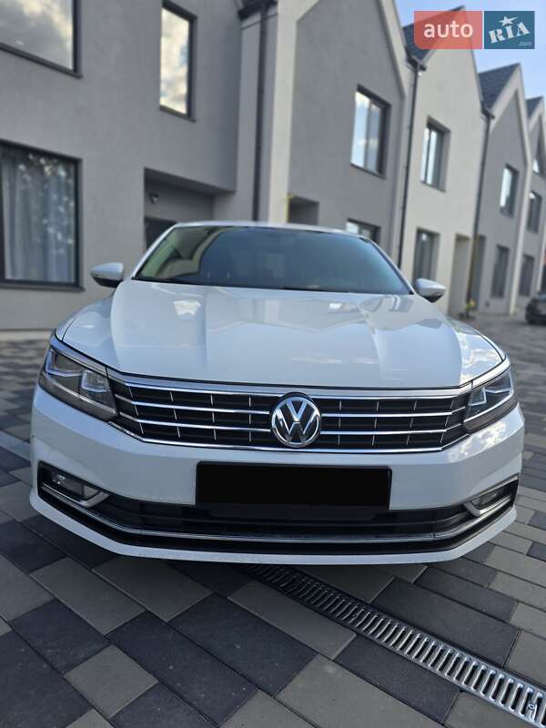 Седан Volkswagen Passat 2018 в Киеве