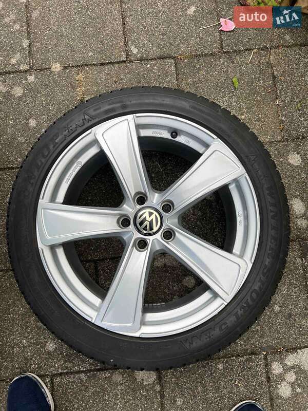 Универсал Volkswagen Passat 2017 в Киеве