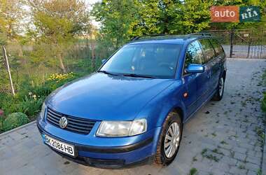 Універсал Volkswagen Passat 1998 в Рівному