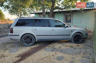 Універсал Volkswagen Passat 2001 в Миколаєві