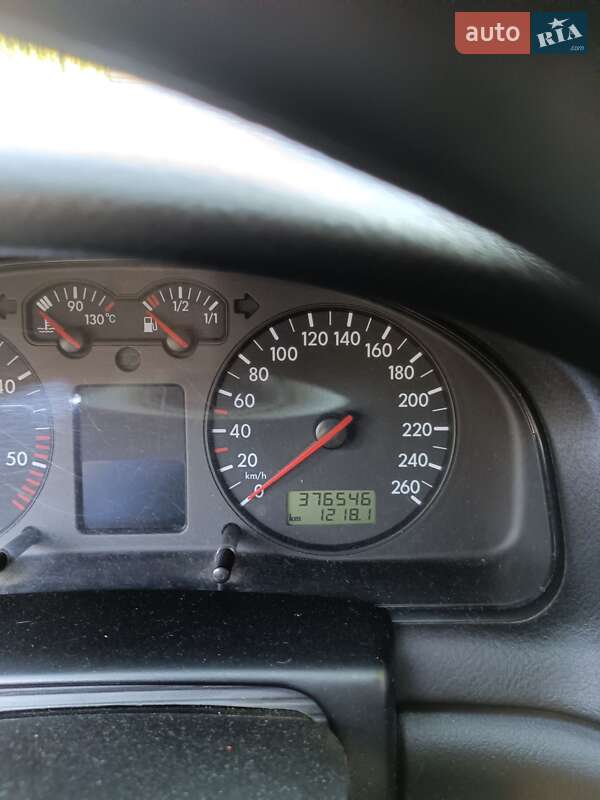 Седан Volkswagen Passat 2000 в Каменском