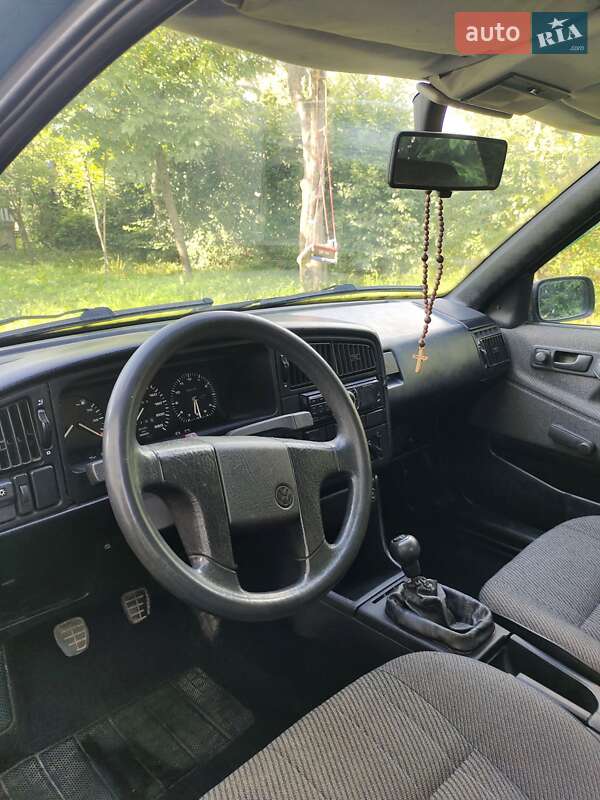 Седан Volkswagen Passat 1988 в Івано-Франківську