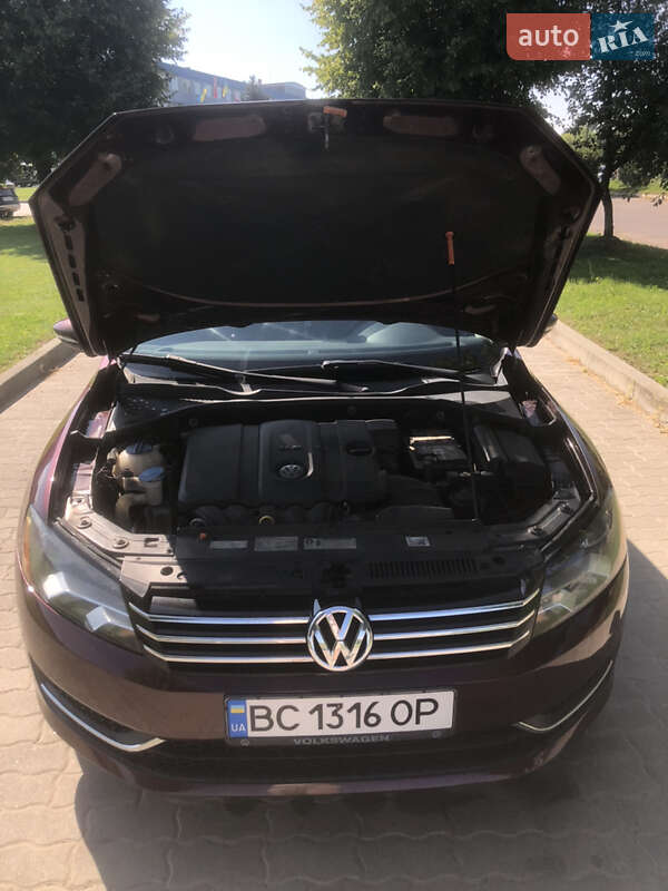 Седан Volkswagen Passat 2012 в Сокалі