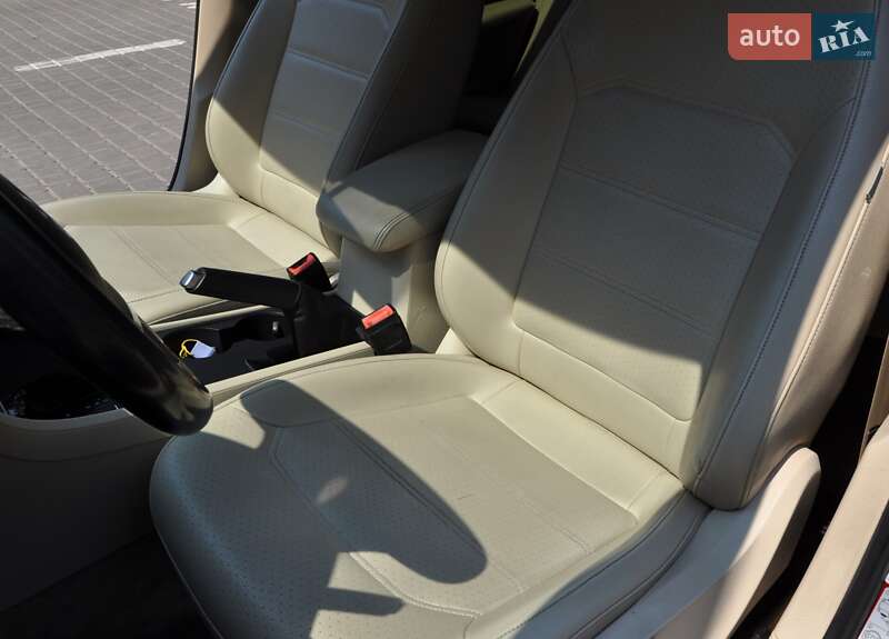 Седан Volkswagen Passat 2015 в Одессе