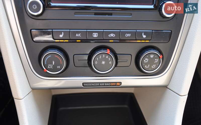Седан Volkswagen Passat 2015 в Одессе