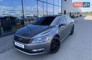 Седан Volkswagen Passat 2013 в Киеве
