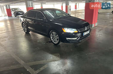 Седан Volkswagen Passat 2012 в Львове