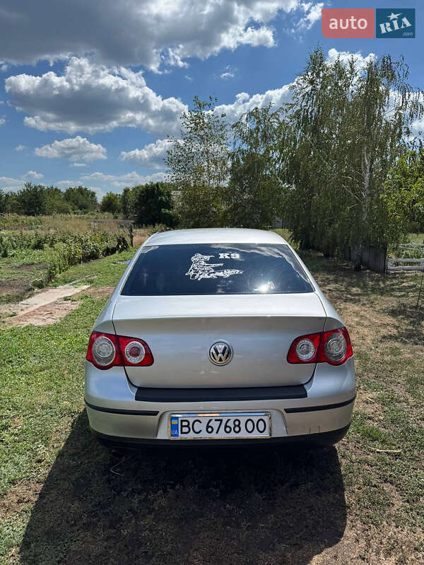 Седан Volkswagen Passat 2005 в Днепре