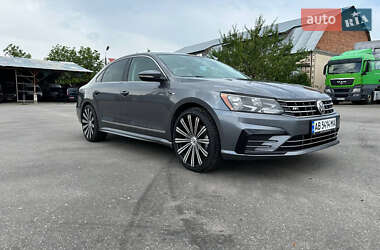 Седан Volkswagen Passat 2017 в Виннице