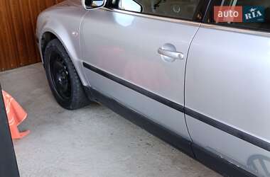 Седан Volkswagen Passat 2001 в 