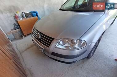 Седан Volkswagen Passat 2001 в 