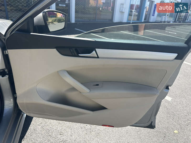 Седан Volkswagen Passat 2013 в Сумах